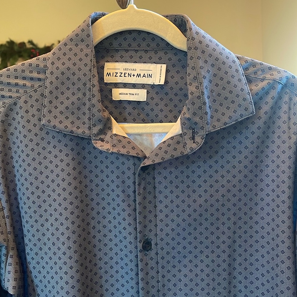 Men’s blue Mizzen + Main medium trim fit , long sleeve button-down